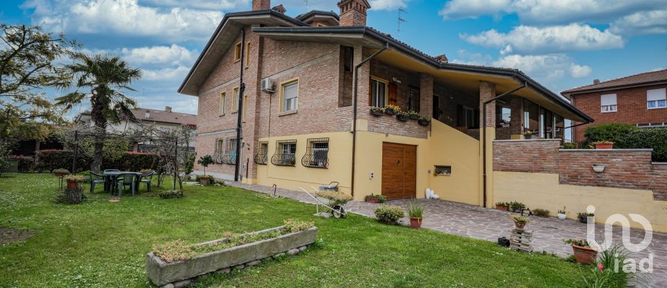House 8 rooms of 343 m² in Portomaggiore (44015)