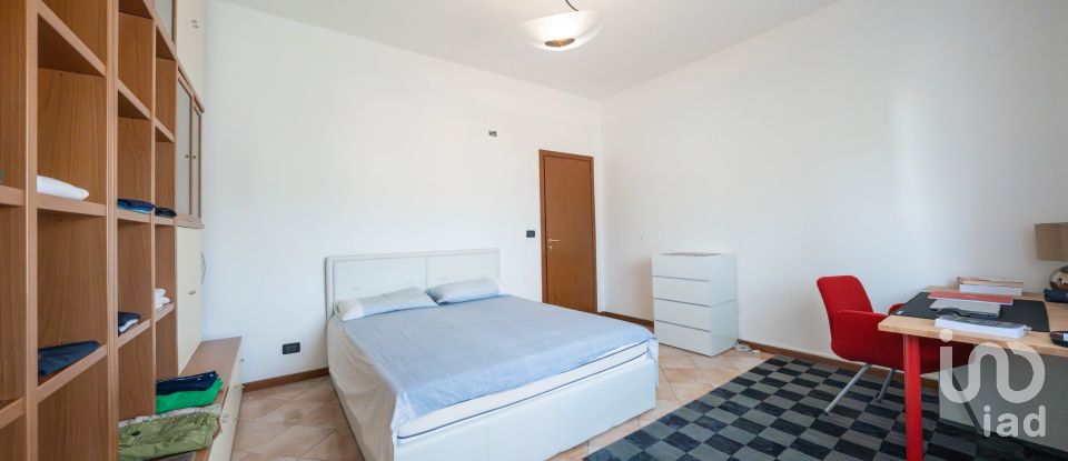 Four-room apartment of 107 m² in Brescia (25132)