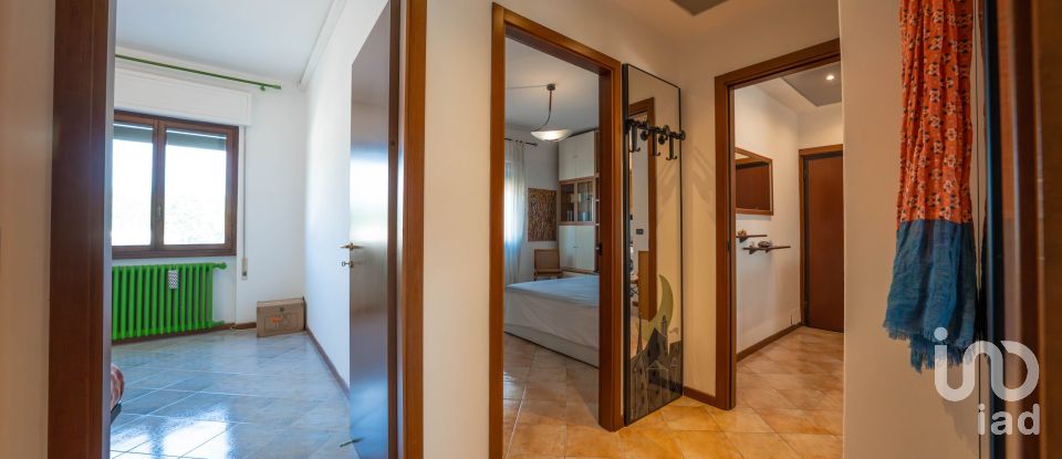 Four-room apartment of 107 m² in Brescia (25132)