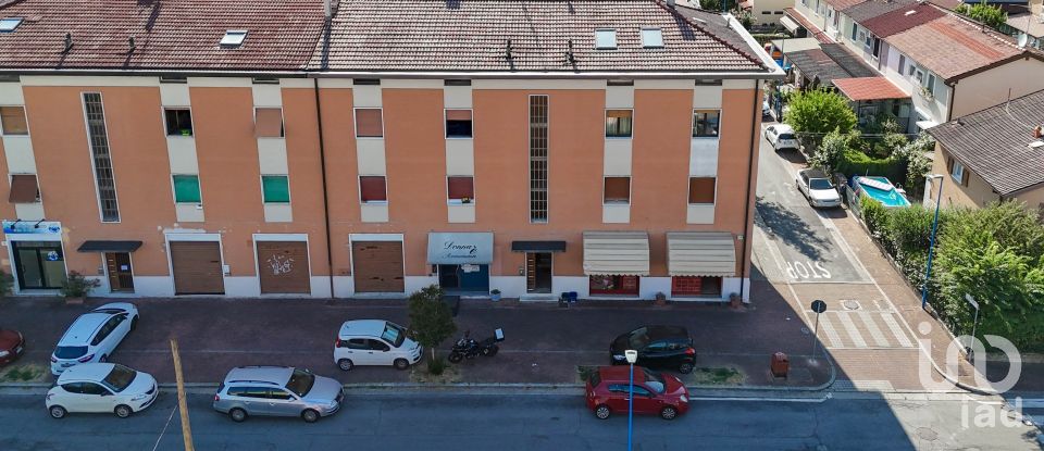 Four-room apartment of 107 m² in Brescia (25132)