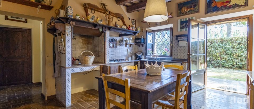 Casale 14 locali di 400 m² in Porto Recanati (62017)