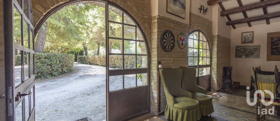 Casale 14 locali di 400 m² in Porto Recanati (62017)