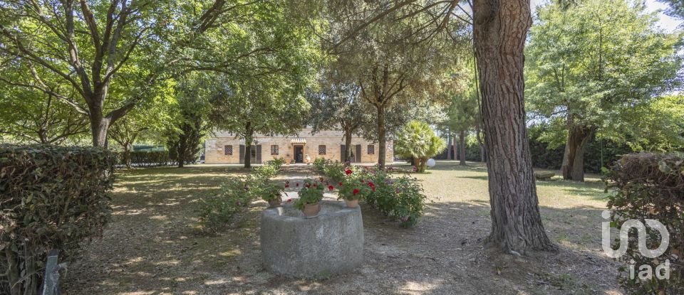 Casale 14 locali di 400 m² in Porto Recanati (62017)