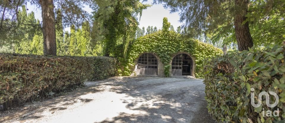 Casale 14 locali di 400 m² in Porto Recanati (62017)