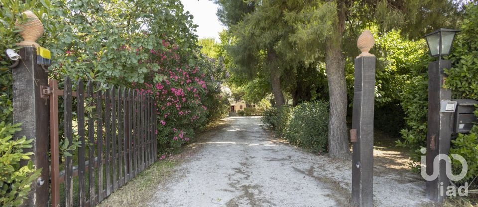 Casale 14 locali di 400 m² in Porto Recanati (62017)