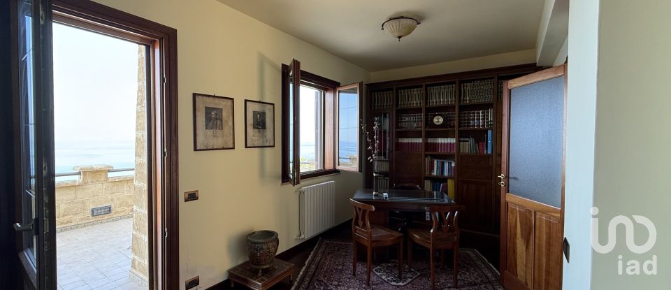 Farm 0 rooms of 452 m² in Cefalù (90015)