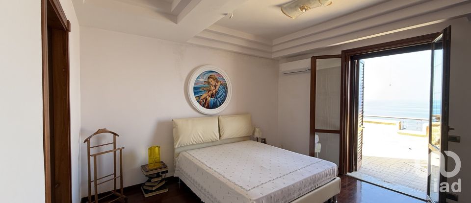 Farm 0 rooms of 452 m² in Cefalù (90015)