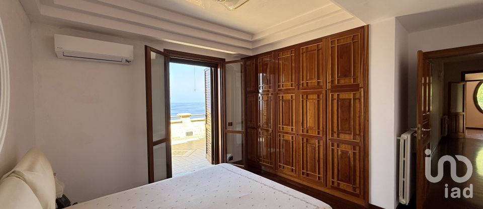 Farm 0 rooms of 452 m² in Cefalù (90015)