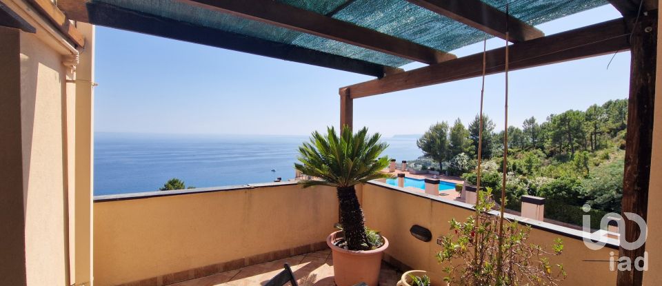 Loft 6 locali di 105 m² a Varazze (17019)