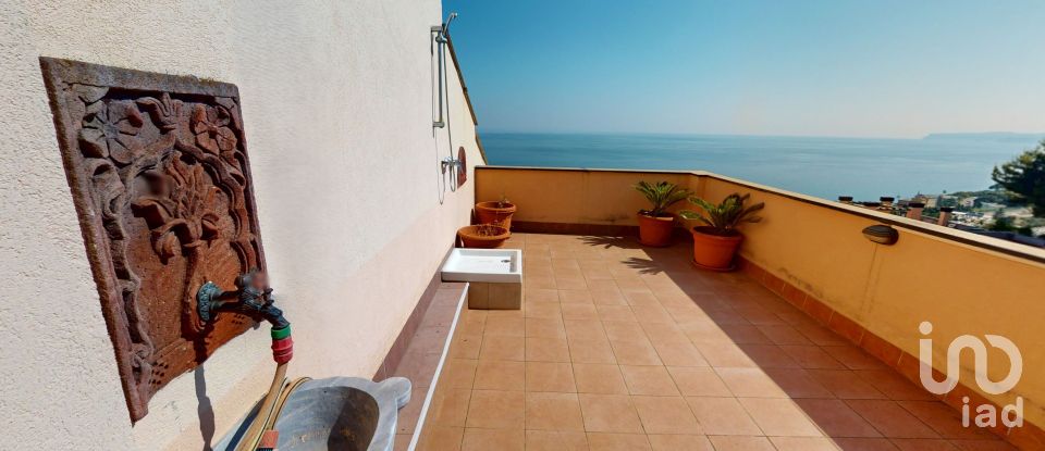 Loft 6 locali di 105 m² a Varazze (17019)