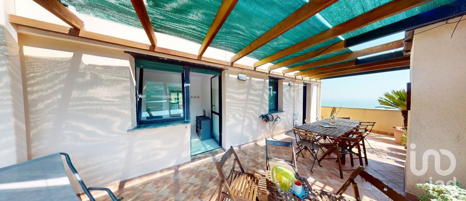 Loft 6 locali di 105 m² a Varazze (17019)