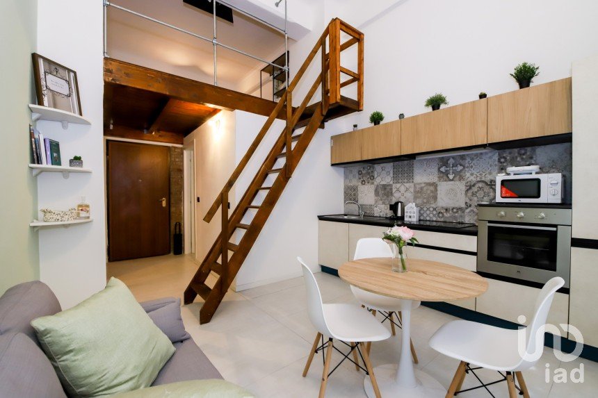 Loft 3 locali di 47 m² a Genova (16137)