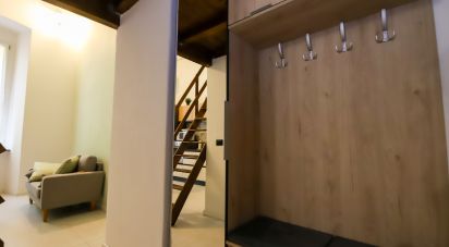 Loft 3 rooms of 47 m² in Genova (16137)