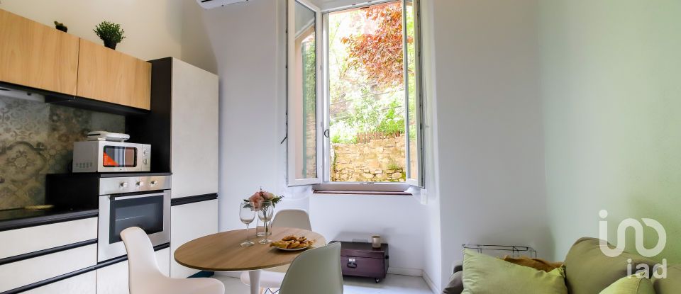 Loft 3 locali di 47 m² a Genova (16137)