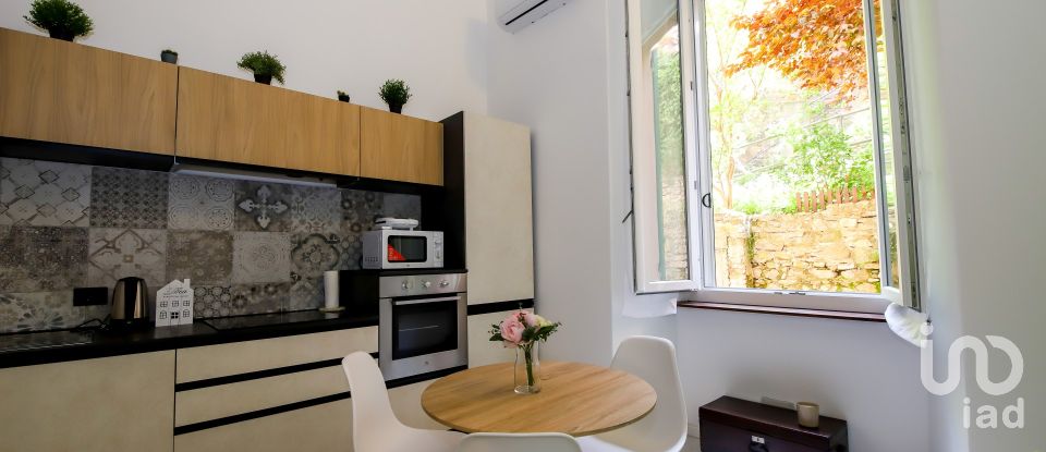 Loft 3 locali di 47 m² a Genova (16137)