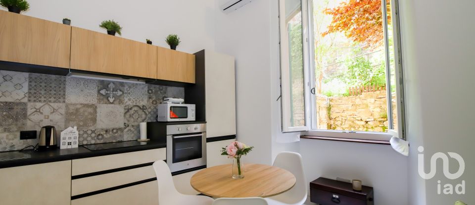 Loft 3 locali di 47 m² a Genova (16137)