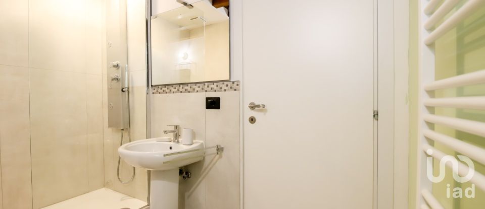 Loft 3 locali di 47 m² a Genova (16137)