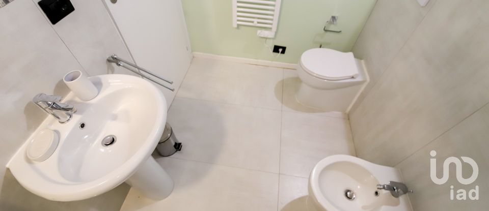 Loft 3 locali di 47 m² a Genova (16137)