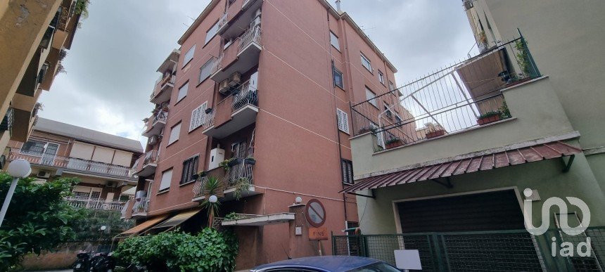 Bilocale di 77 m² a Roma (00183)