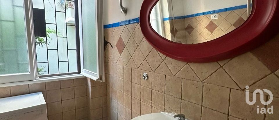 Bilocale di 77 m² a Roma (00183)