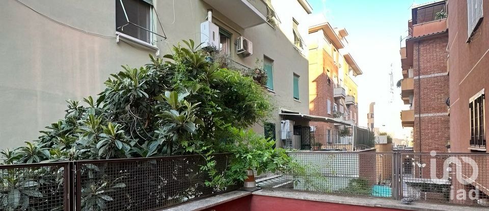 Bilocale di 77 m² a Roma (00183)