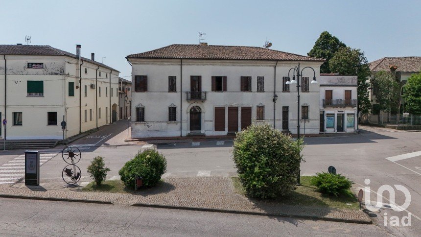 House 11 rooms of 610 m² in Crespino (45030)