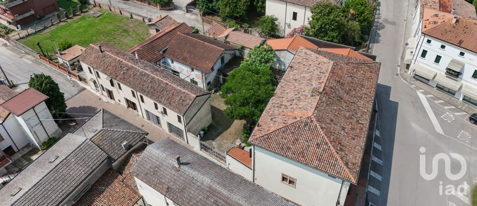 House 11 rooms of 610 m² in Crespino (45030)