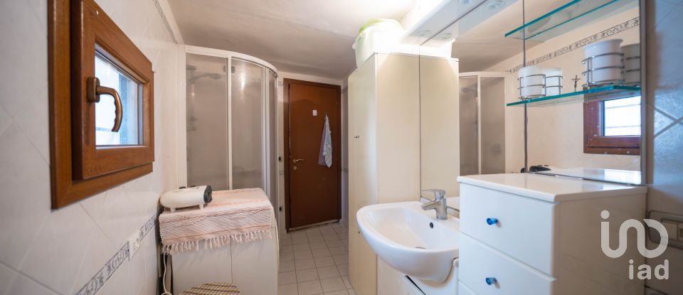 House 11 rooms of 610 m² in Crespino (45030)