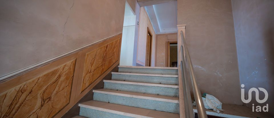 House 11 rooms of 610 m² in Crespino (45030)