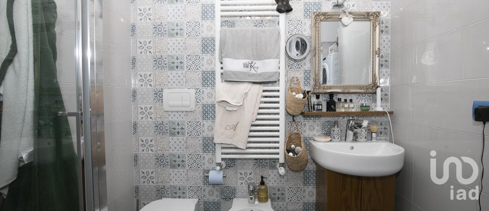 Apartment 6 rooms of 90 m² in Genova (16121)