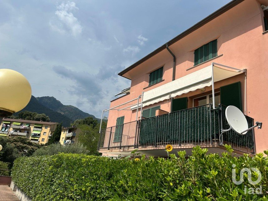 Appartamento 5 locali di 95 m² a Cogoleto (16016)