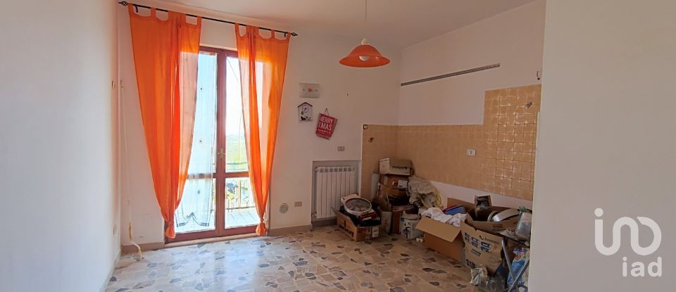 Apartment 11 rooms of 205 m² in Notaresco (64024)
