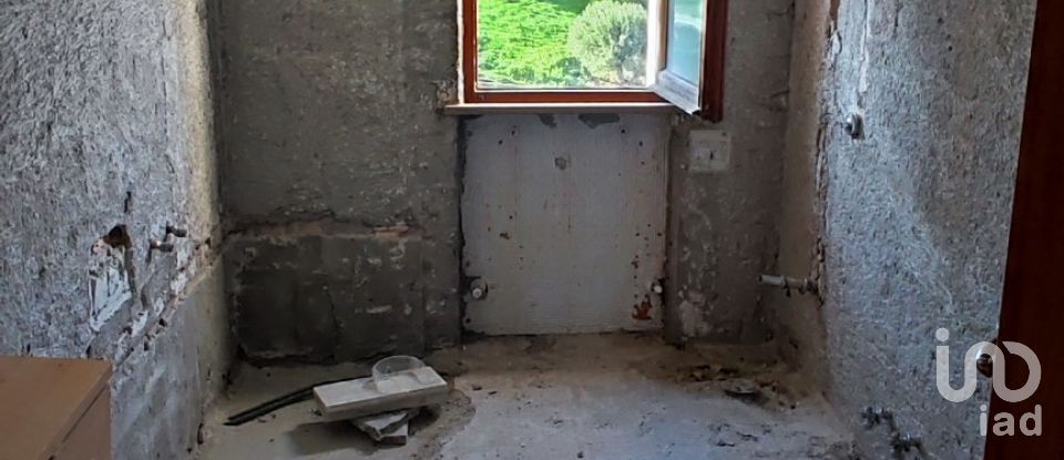 Apartment 11 rooms of 205 m² in Notaresco (64024)