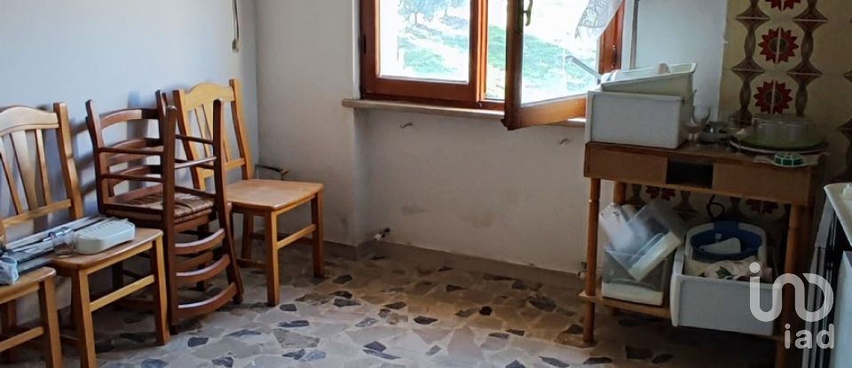 Apartment 11 rooms of 205 m² in Notaresco (64024)