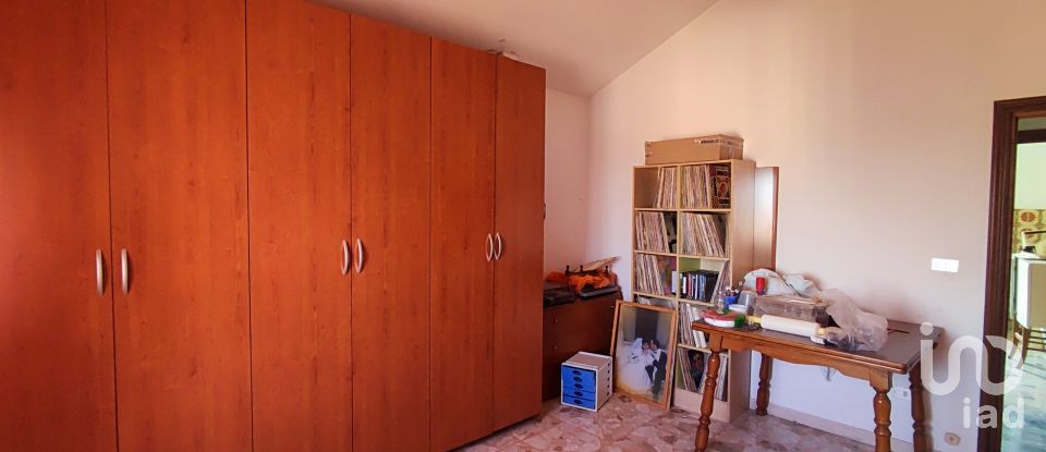 Apartment 11 rooms of 205 m² in Notaresco (64024)