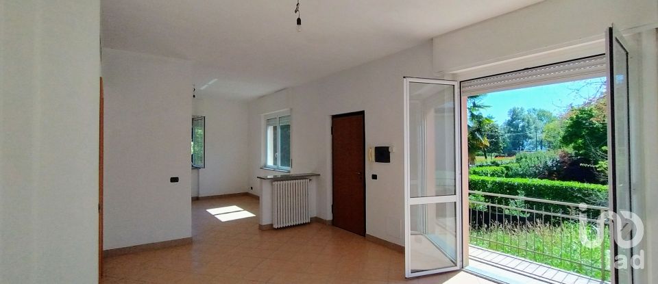 Casa indipendente 3 locali di 103 m² in Brebbia (21020)