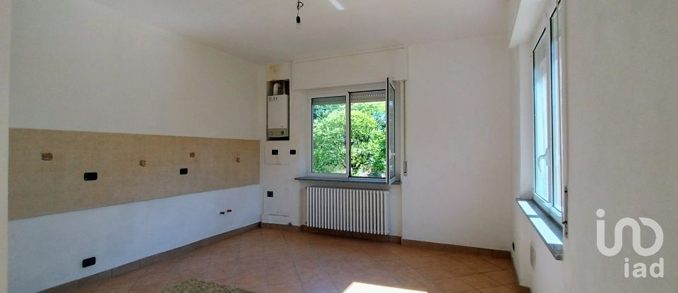 Casa indipendente 3 locali di 103 m² in Brebbia (21020)