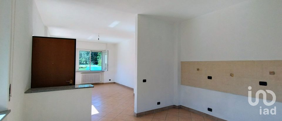 Casa indipendente 3 locali di 103 m² in Brebbia (21020)