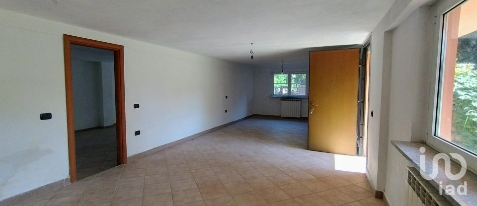 Casa indipendente 3 locali di 103 m² in Brebbia (21020)