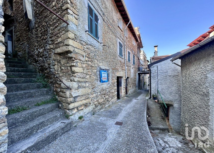 Appartamento 12 locali di 149 m² a Pieve di Teco (18026)