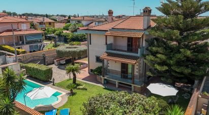 House boat 8 rooms of 296 m² in Anzio (00042)