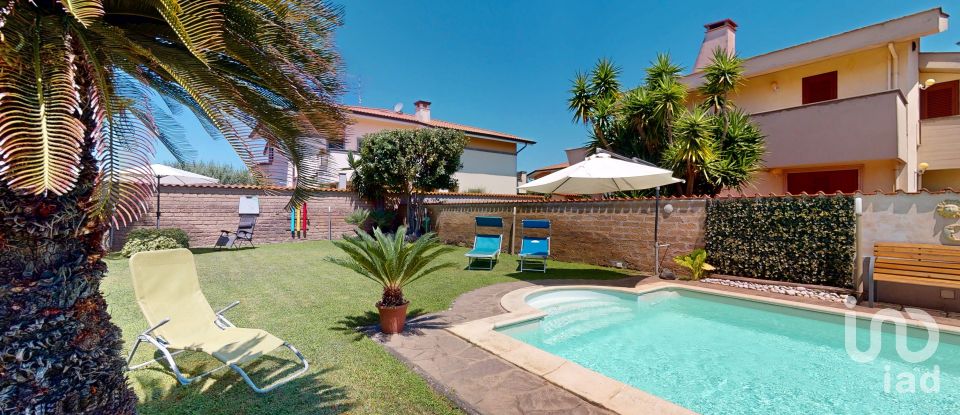 House boat 8 rooms of 296 m² in Anzio (00042)