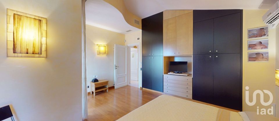 House boat 8 rooms of 296 m² in Anzio (00042)