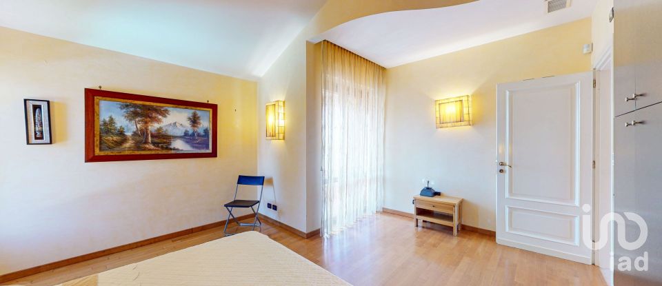 House boat 8 rooms of 296 m² in Anzio (00042)