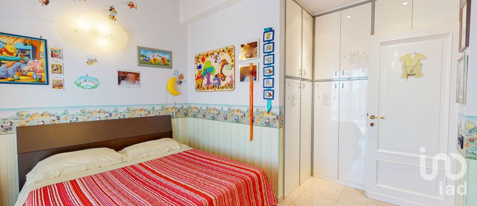 House boat 8 rooms of 296 m² in Anzio (00042)