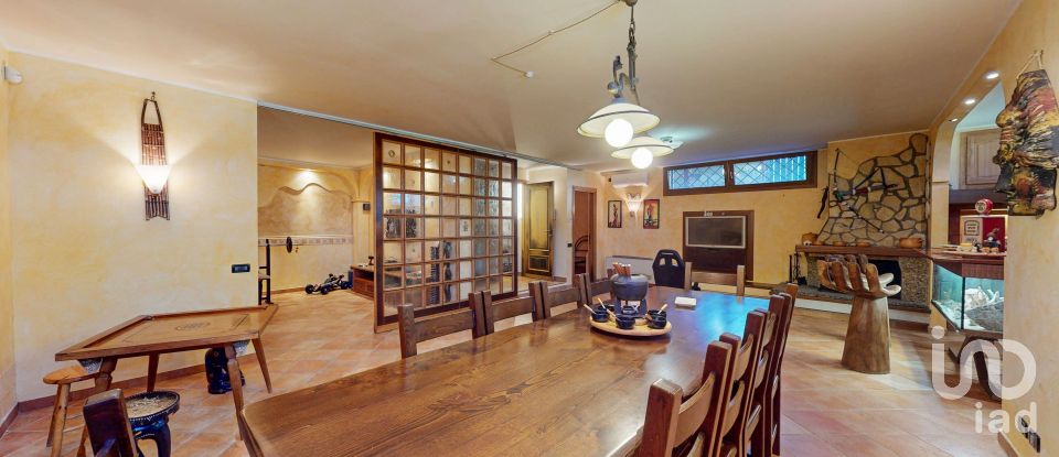 House boat 8 rooms of 296 m² in Anzio (00042)