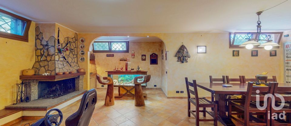 House boat 8 rooms of 296 m² in Anzio (00042)