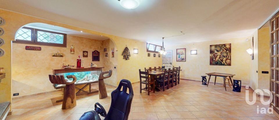 House boat 8 rooms of 296 m² in Anzio (00042)