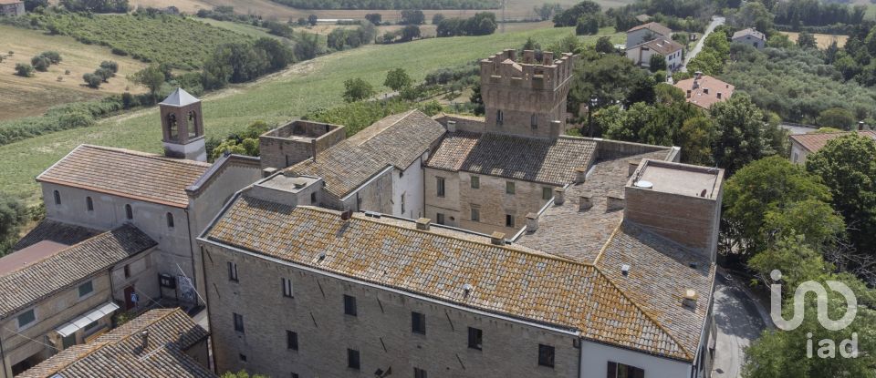 Varie superfici 4 locali di 217 m² a Camerata Picena (60020)