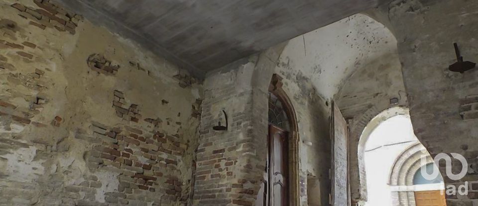Varie superfici 4 locali di 217 m² a Camerata Picena (60020)